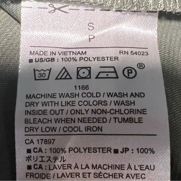 Sold NWT Banana Republic blouse - Picture 8 of 10